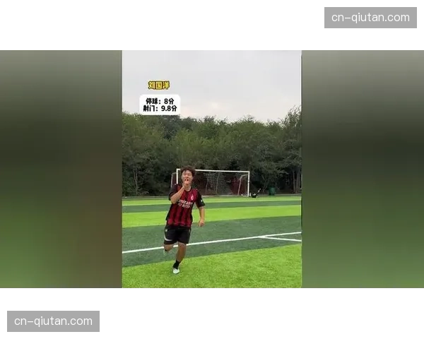 诺坎普响起掌声，年轻前锋替补登场首次触球即完成一脚高质量射门