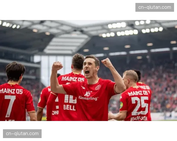 海登海姆主场，主队球迷在球队扳平后齐声高唱传统歌曲