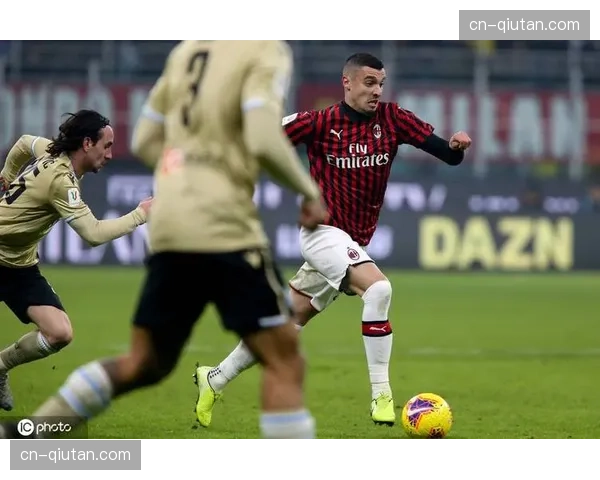 尼斯官方确认,中场核心齐夫伦-图拉姆因脚踝韧带扭伤将缺席四周 尼斯官方确认,中场核心齐夫伦-图拉姆因脚踝韧带扭伤将缺席四周